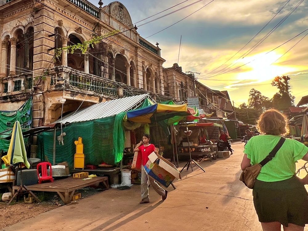 A Walking Tour in Historical Chhloung