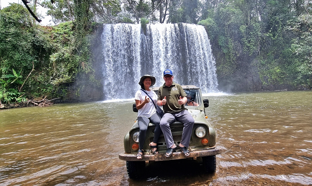 Bolaven plateau, jeep coffee plantation