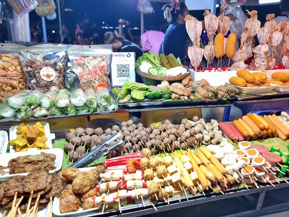 Chaktomuk Walking street