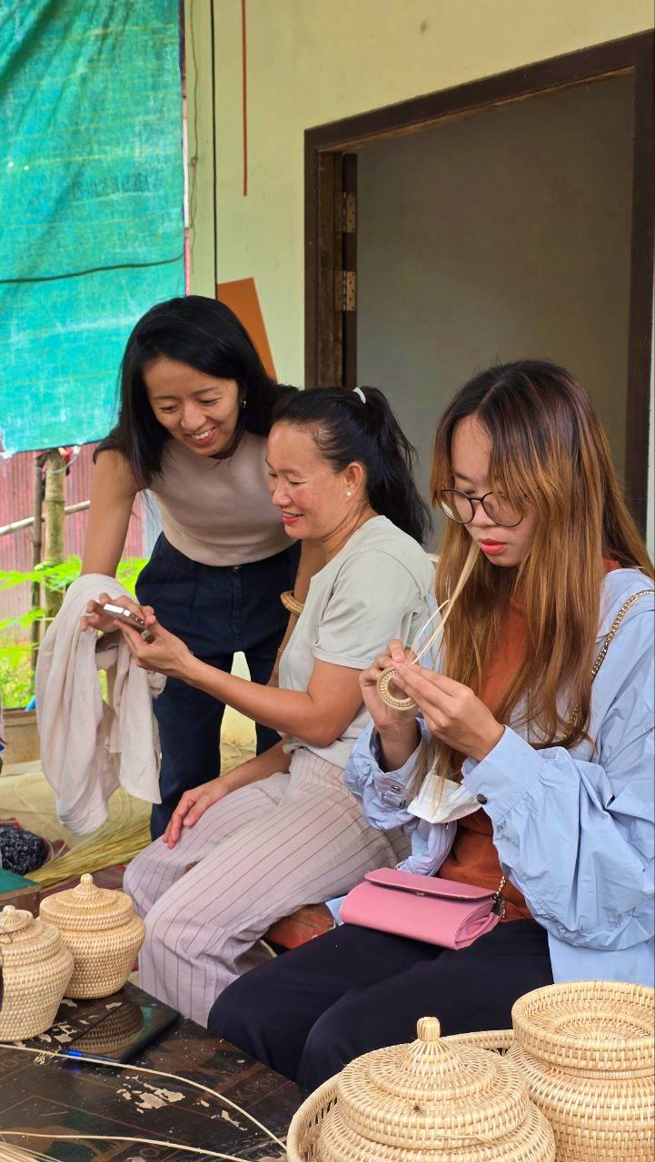 Rattan weaving Manava