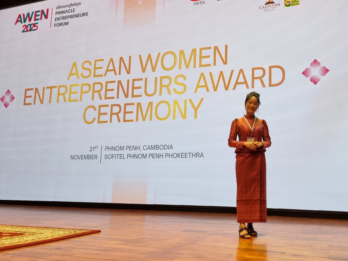 Lily stage AWEN Awards