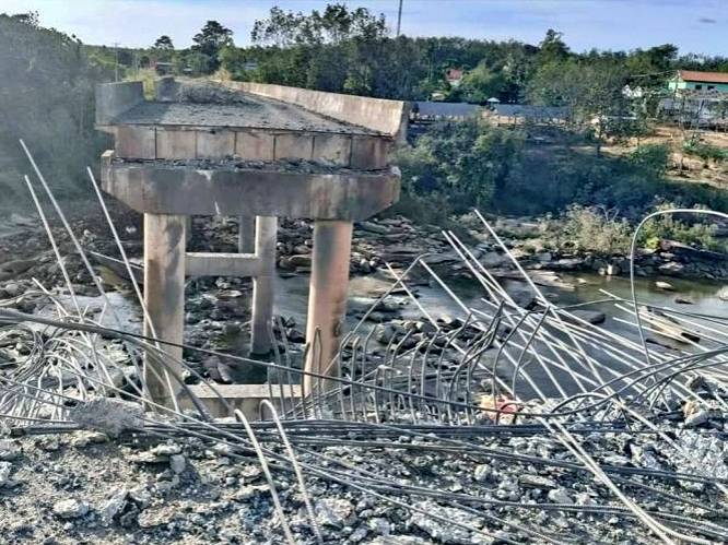 Meteuk bridge in Pursat
