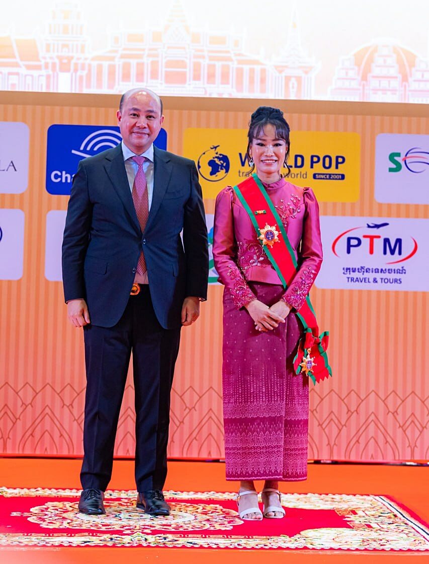 Hun May and Lily Lim