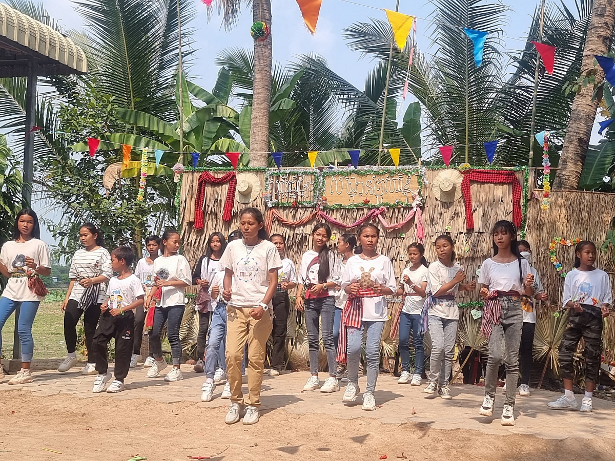 Sunshine school dance class